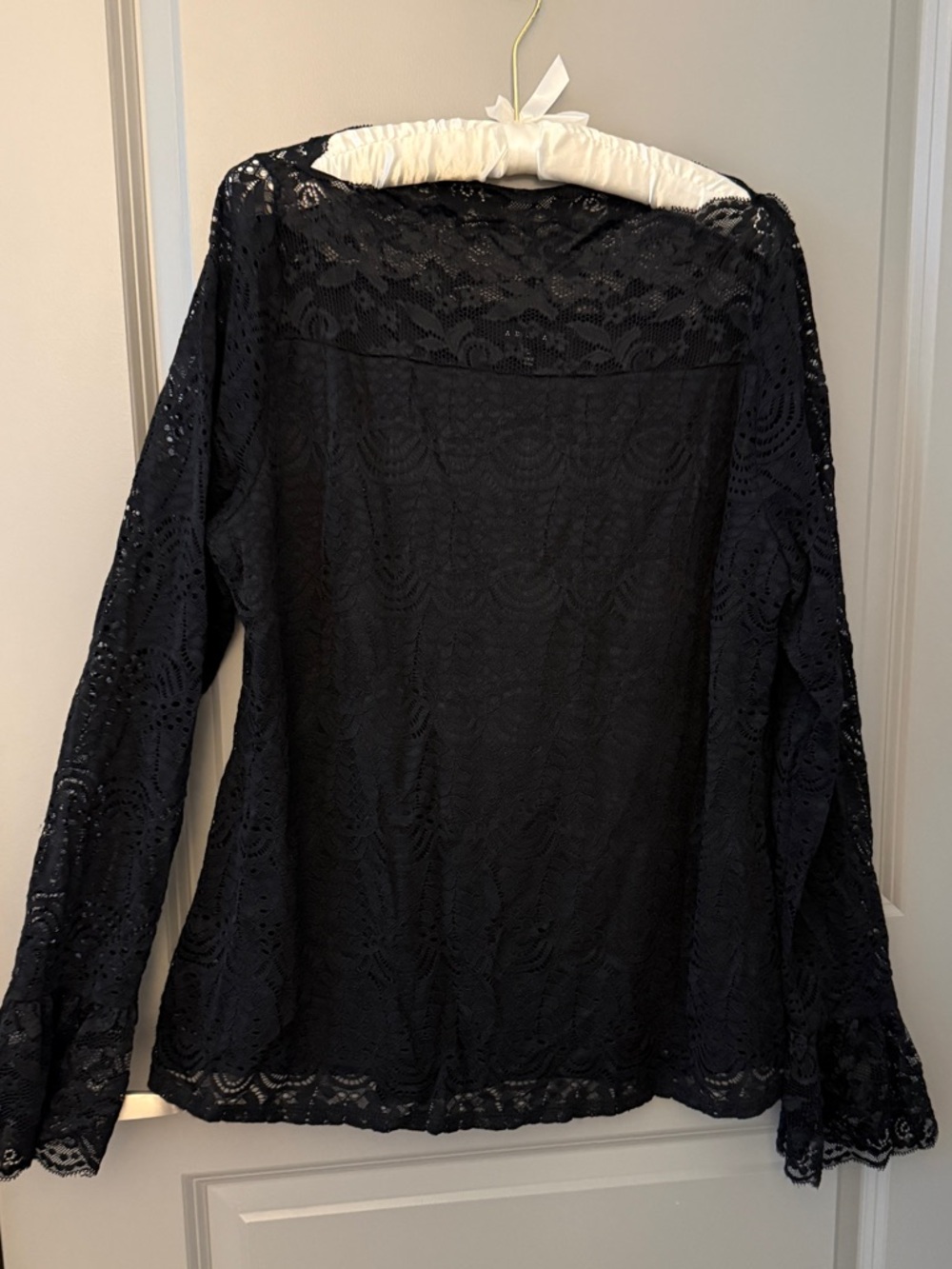 Adiva Black Lace Long-Sleeve Blouse
